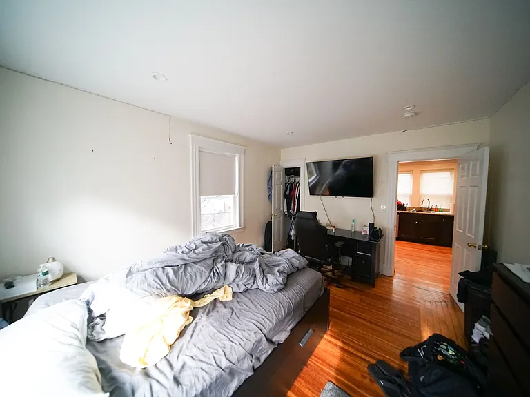 20 Sawyer Ter #1 — Photo 7