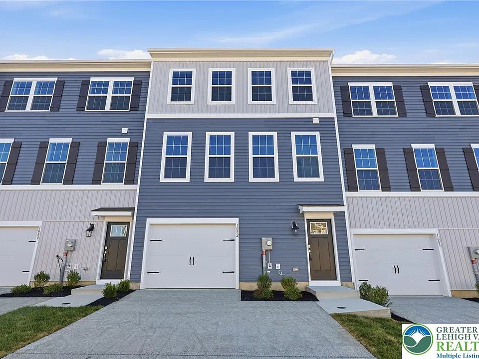 1082 Meadowlark Dr