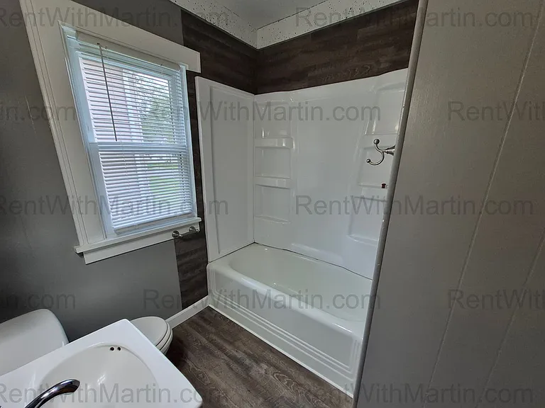 1212 Forest Ave — Photo 12
