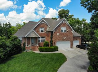 1915 W Meadowlark Ln, Aurora, MO 65605