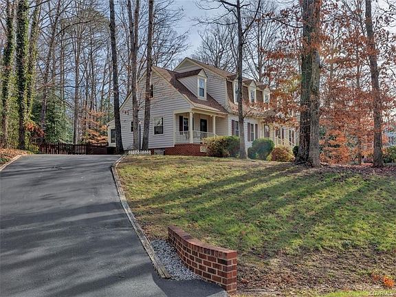 3rd image of 201 Farnham Dr