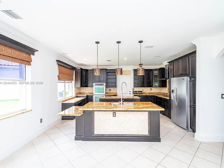 351 SW 184th Ter — Photo 19