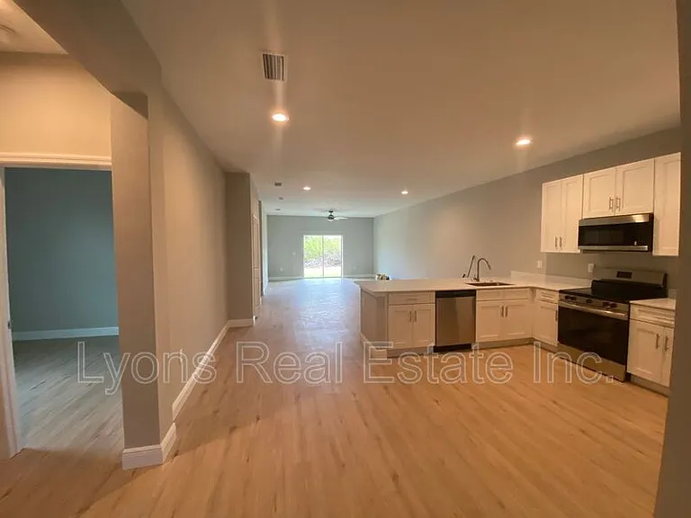13250 Longville Ave — Photo 4