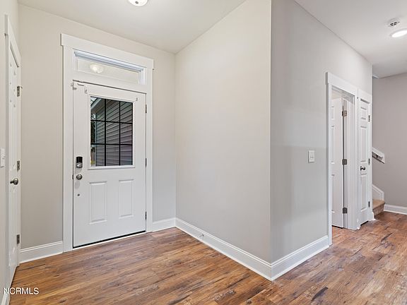 5th image of 1396 Gracies Way NE