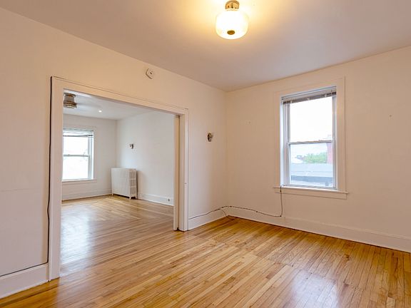 4th image of 318 Warren St #3