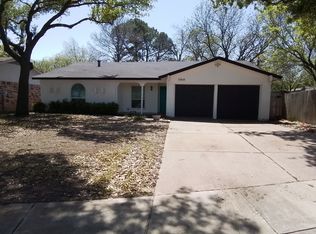 5404 Holly Hollows Dr, Arlington, TX 76016