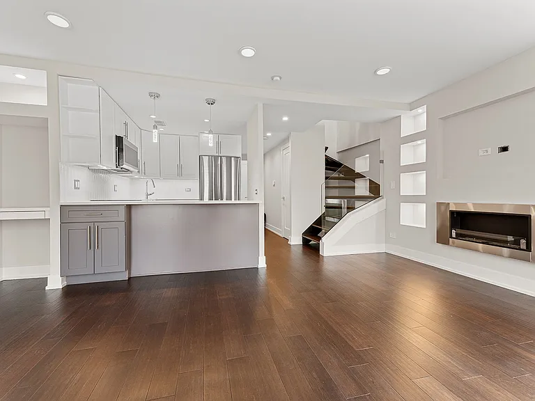The Duplex Tower — Photo 94