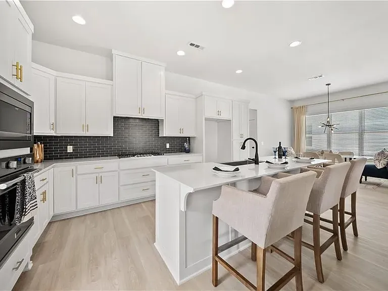 6302 SW Layton Rd — Photo 3