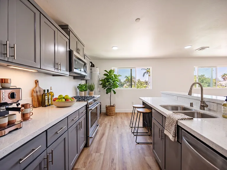 Huge 2, 3 & 4 Bed 2026 Townhomes — Photo 45