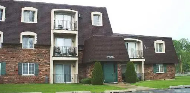 17963 Amherst Ct #102