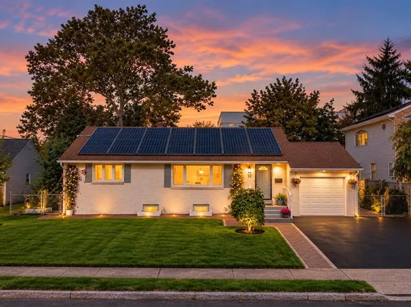 10 Homestead Rd, Elmwood Park, NJ 07407