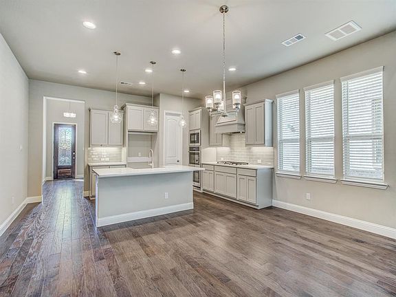 2nd image of 3445 Begonia Ln
