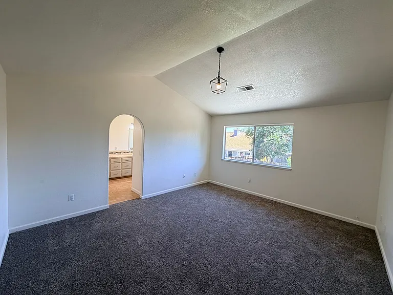 937 Neal St — Photo 22