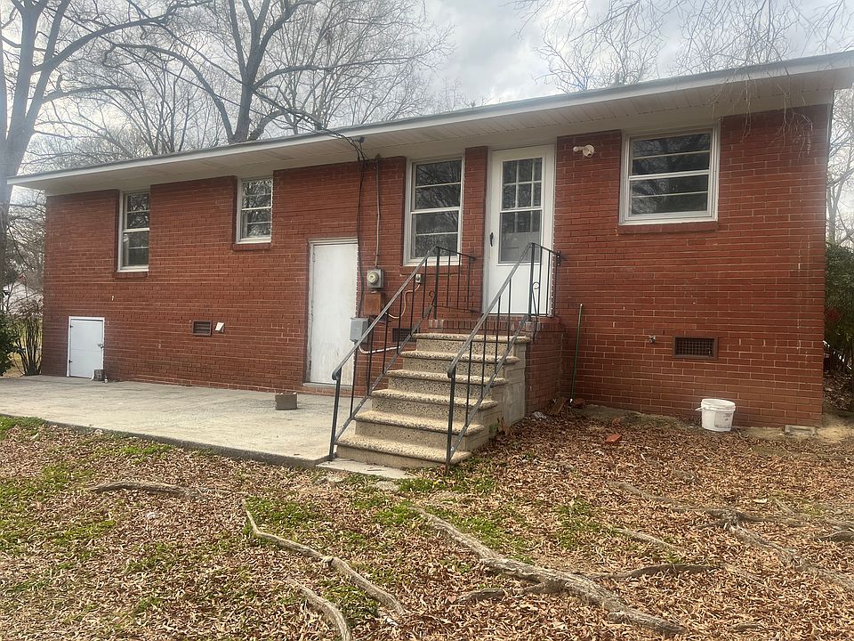 2nd image of 303 N Thompson St