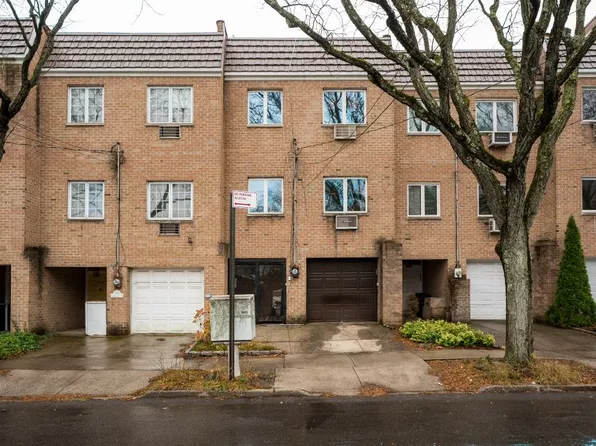 3056 Independence Avenue image 1 of 40