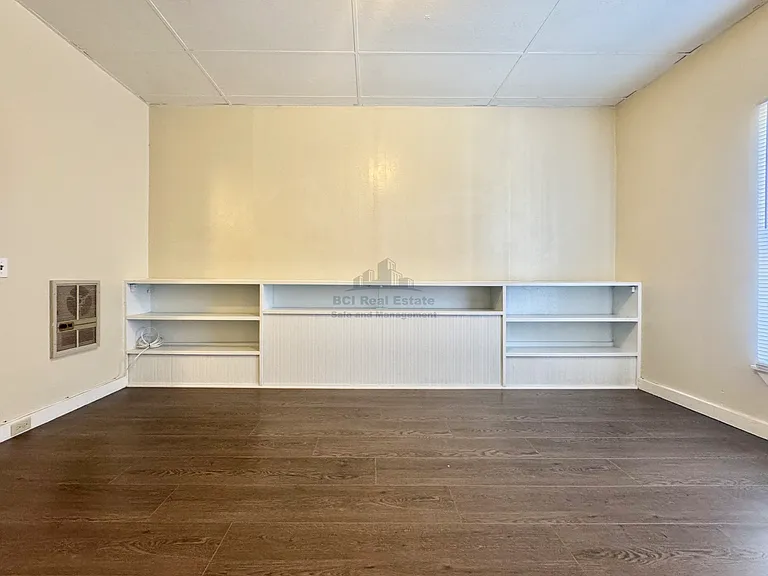 2422 Balboa St — Photo 3