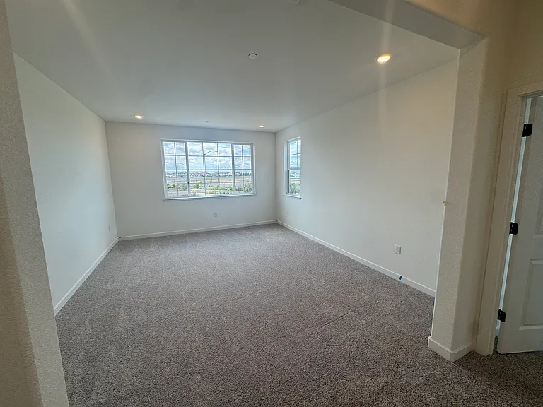 880 Sun Pillar Ct — Photo 9