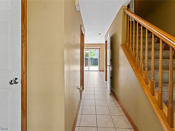 5th image of 821 Grantwood Ave