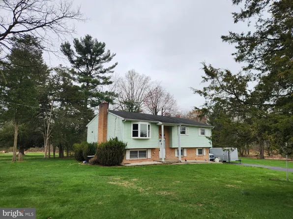 225 Mountville Dr, Lebanon, PA 17046