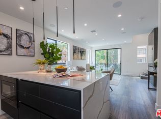 18315 Oakbury Cir, Tarzana, CA 91356