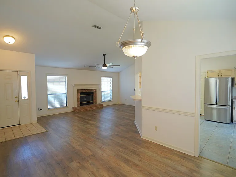 2605 Yarmouth Ln — Photo 8