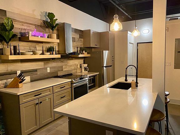 2nd image of 2015 N Central Ave #203