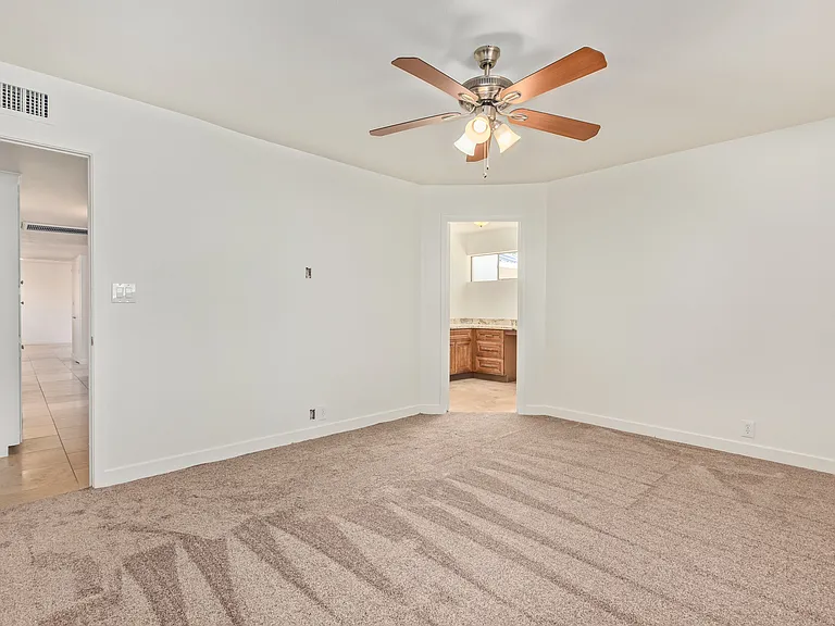 8731 E Minnezona Ave — Photo 18