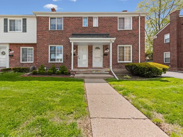 23322 Edsel Ford Ct, Saint Clair Shores, MI 48080