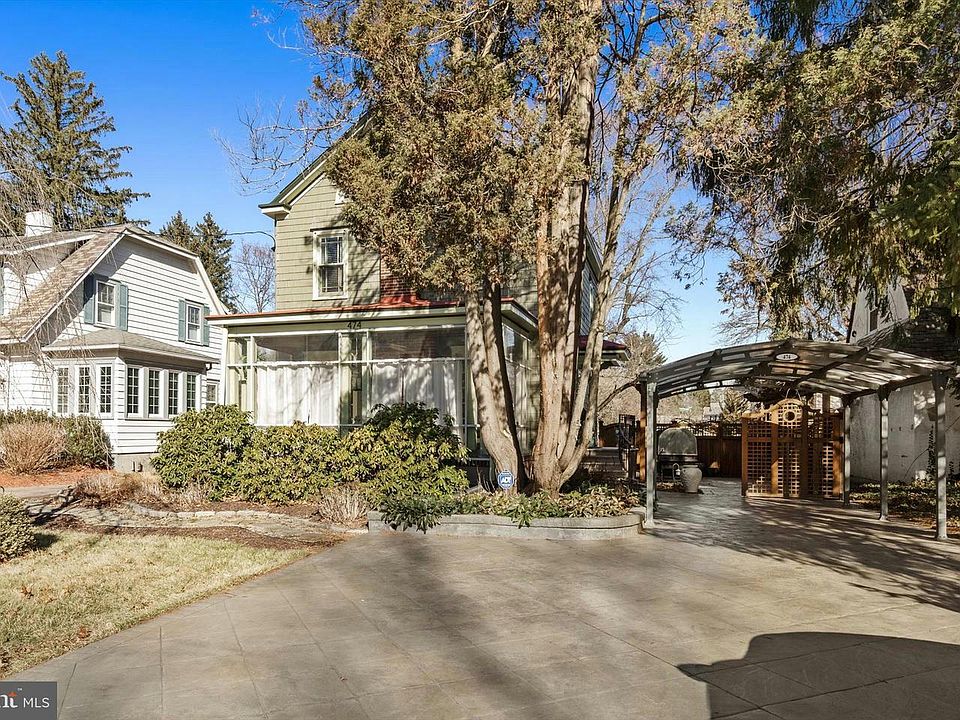 1st image of 474 Parkway Ave