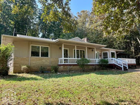 78 Cherokee Rd, Cherokee Village, AR 72529