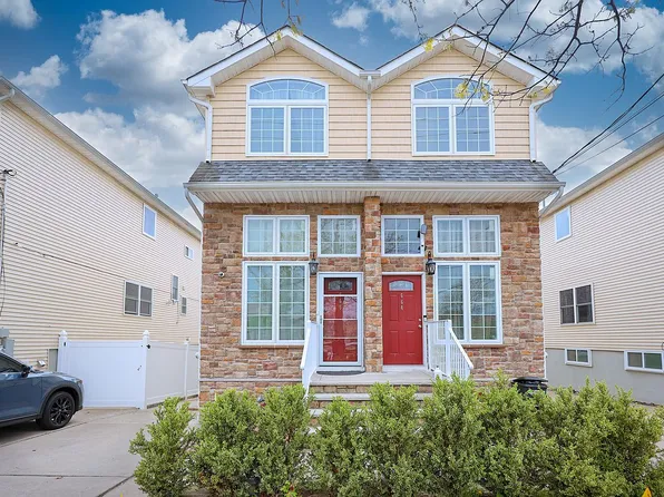 666 Seaview Ave, Staten Island, NY 10305