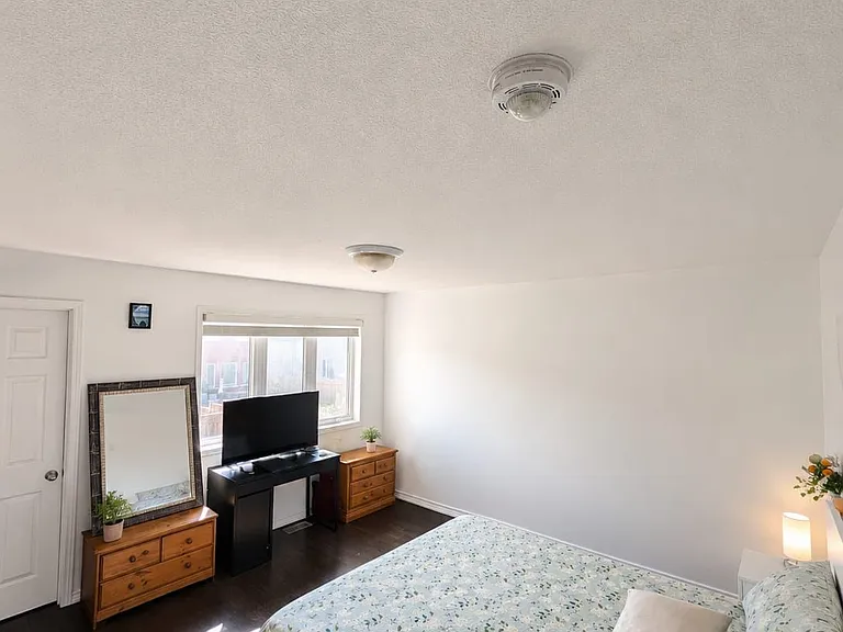155 Nearna Dr — Photo 8