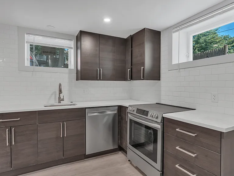 182 Waterman St #B1 — Photo 2