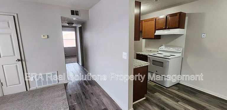 2011 Heritage Dr #15 — Photo 4