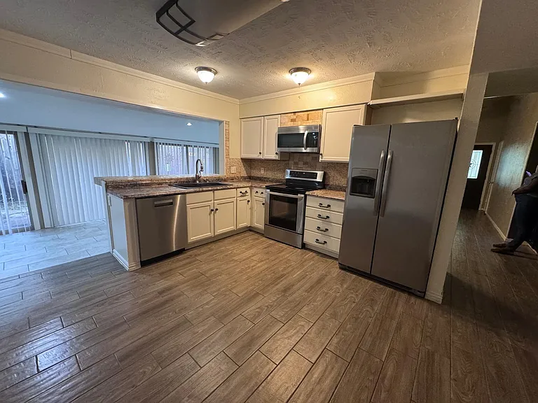 15602 Camino Del Sol Dr — Photo 13