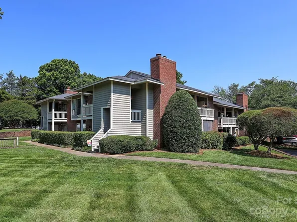 8005 Greenside Ct, Charlotte, NC 28277