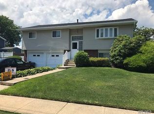 127 Old Country Rd, Deer Park, NY 11729
