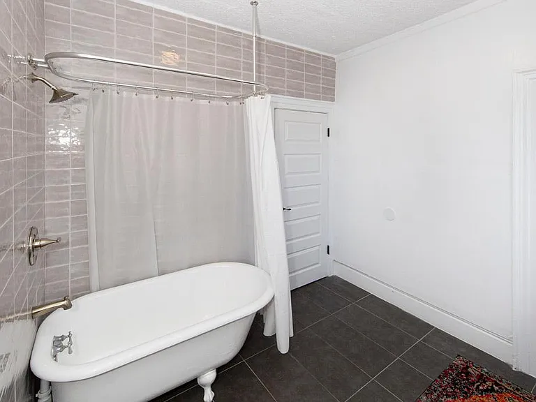 2220 E Colfax Ave — Photo 8