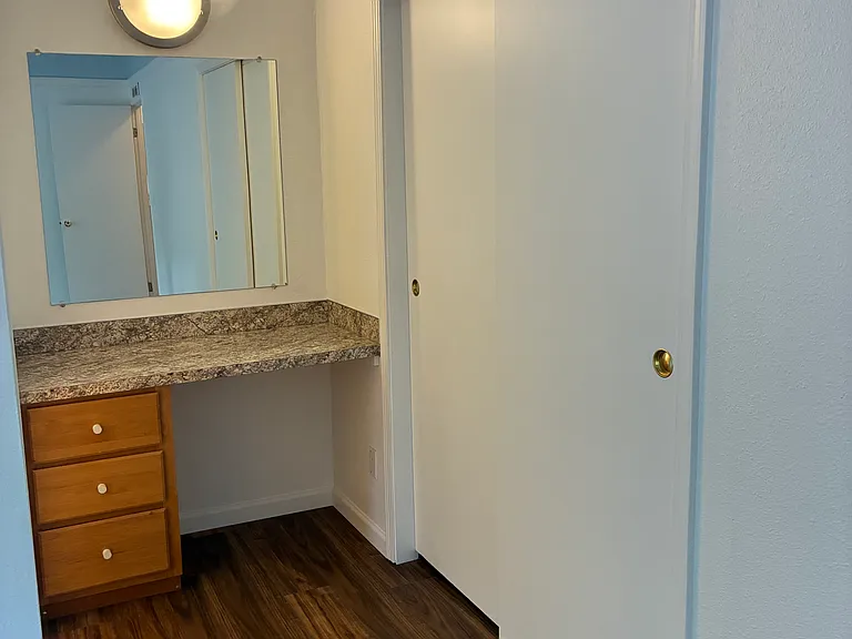131 Sherwood Rd — Photo 17