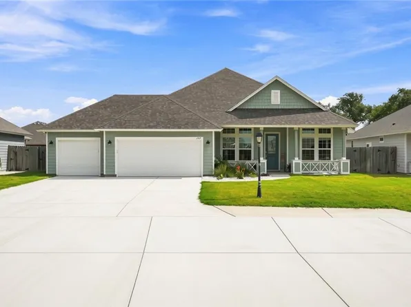137 Angel Oak Dr, Rockport, TX 78382