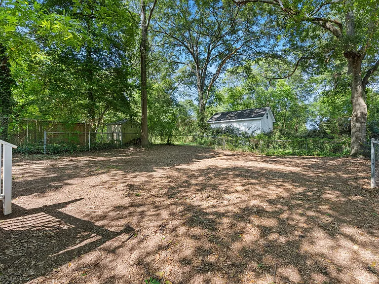 207 Brookside Ave — Photo 23