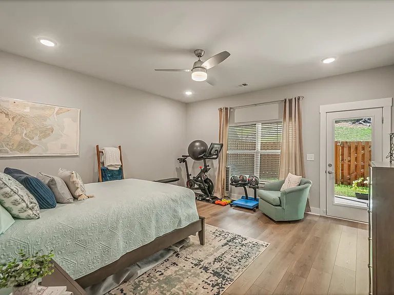 207 Stonecrest Cir — Photo 7