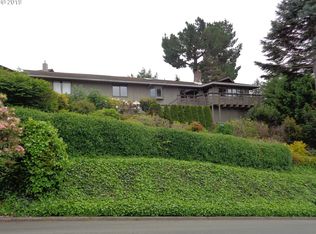 875 Signal Way, Coos Bay, OR 97420