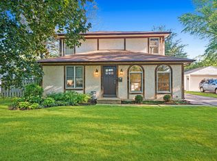 2304 Hawk Ln, Rolling Meadows, IL 60008