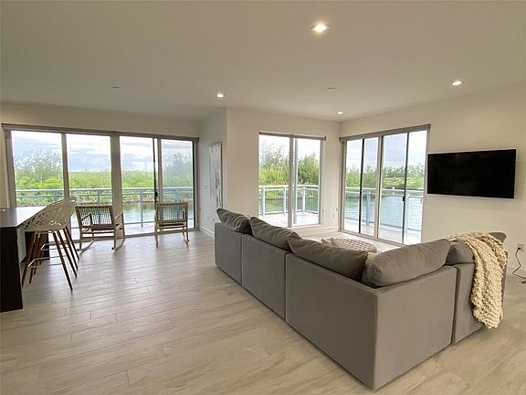 5th image of 5900 N Ocean Drive #3N