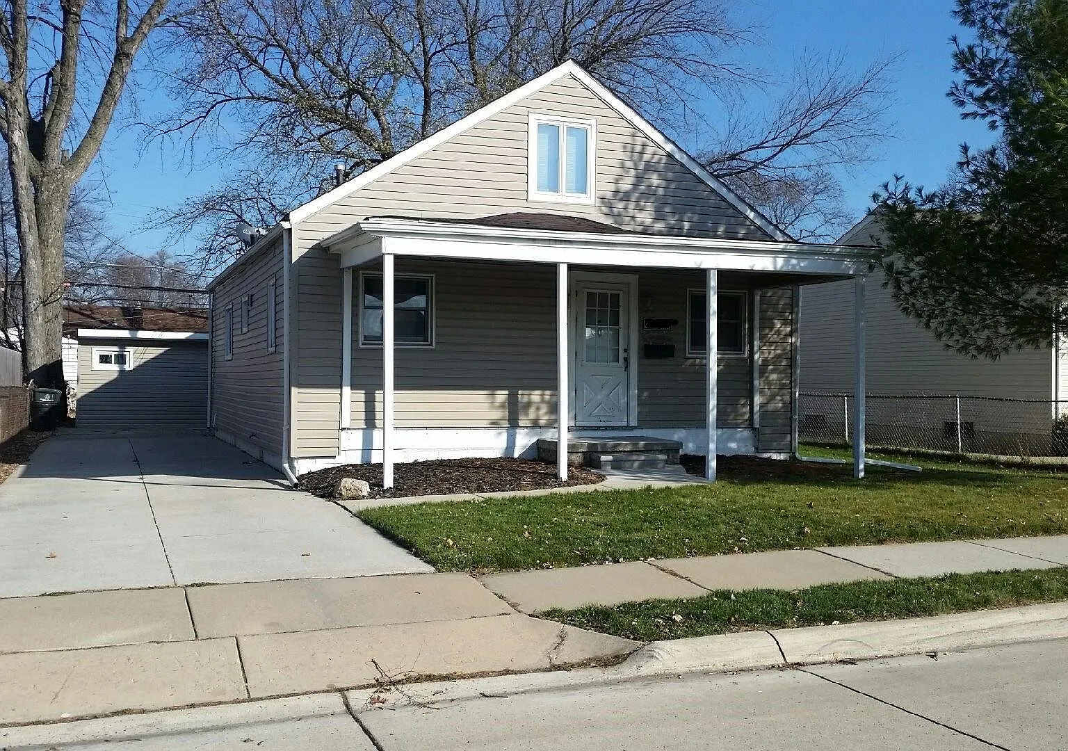 2 bed, 1150 sqft, $1,050 — Photo 1