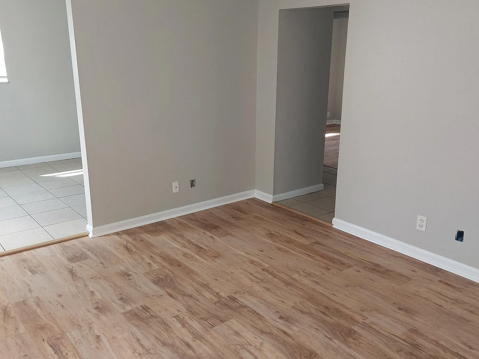 2 bed, 800 sqft, $1,000 — Photo 1