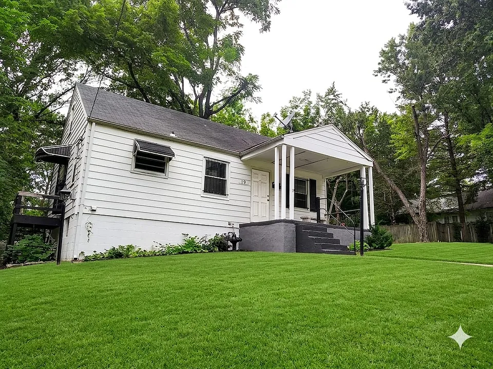 19 N Harvey Ave