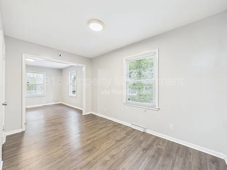 8028 Montgall Ave — Photo 6