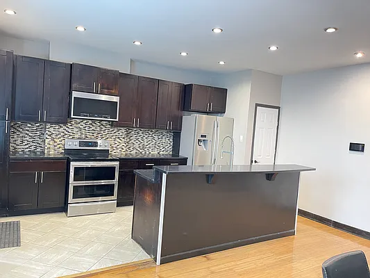 Rented by Compass | media 19